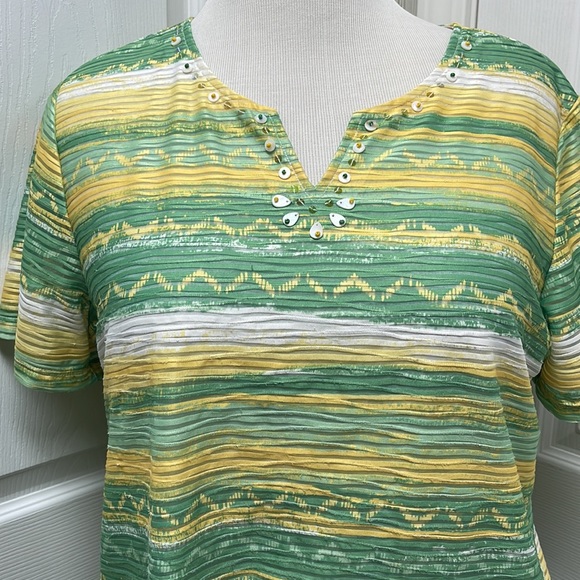 Alfred Dunner Embellished Short Sleeve Shirt Medium - Picture 3 of 11